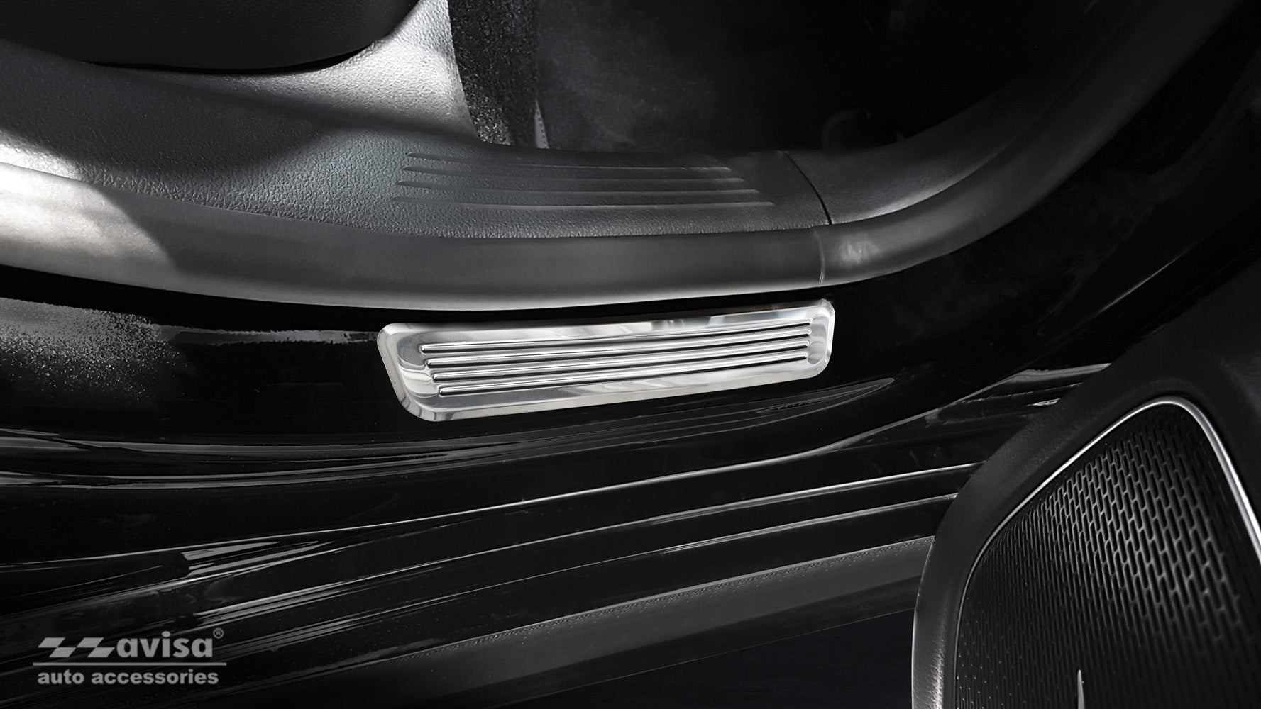 Tröskelskydd Mercedes Cla II Shooting Brake (X118) 2019–2025 – Spegelpolerat silver – detaljbild 3