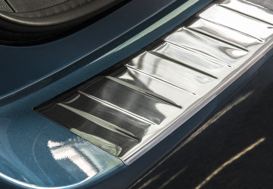 Lastskydd Toyota Auris II touring 5-dörrars facelift 2015–2019 – Silver satin