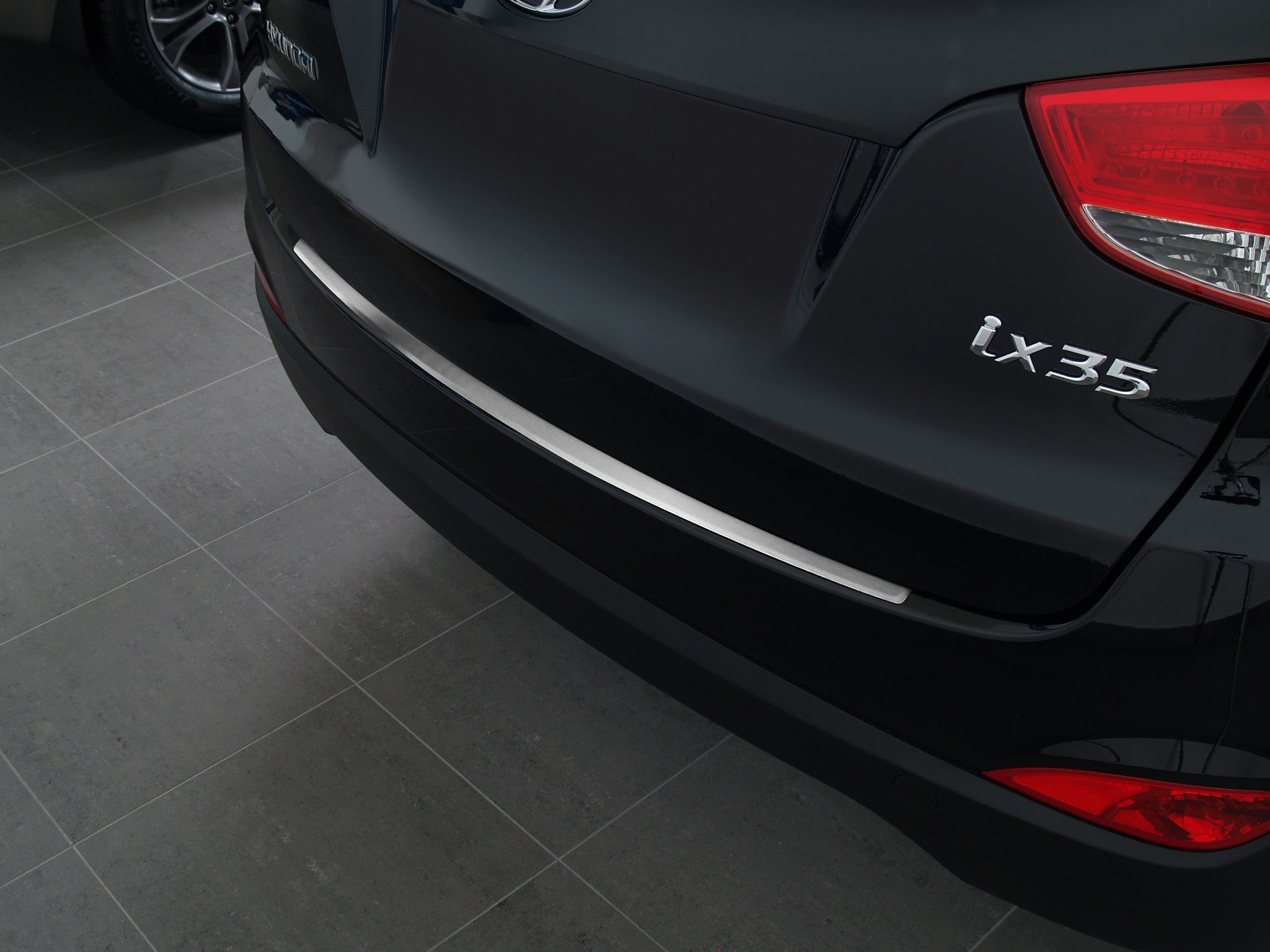 Lastskydd Hyundai ix35 2010+ – Silver satin – detaljbild 2
