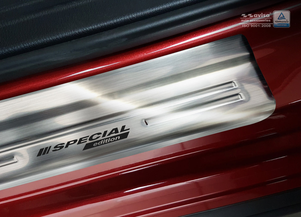 Tröskelskydd Special Edition Mazda CX-5 II 2017–2021, facelift 2021–2025 – Silver satin – detaljbild 2