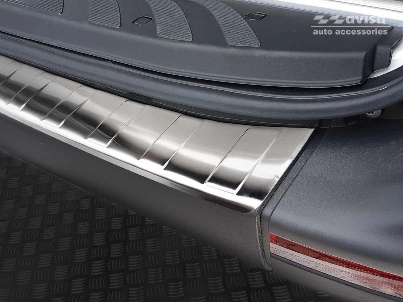 Lastskydd Mercedes Sprinter III 2018+ – Silver satin (2/35295) – detaljbild 2