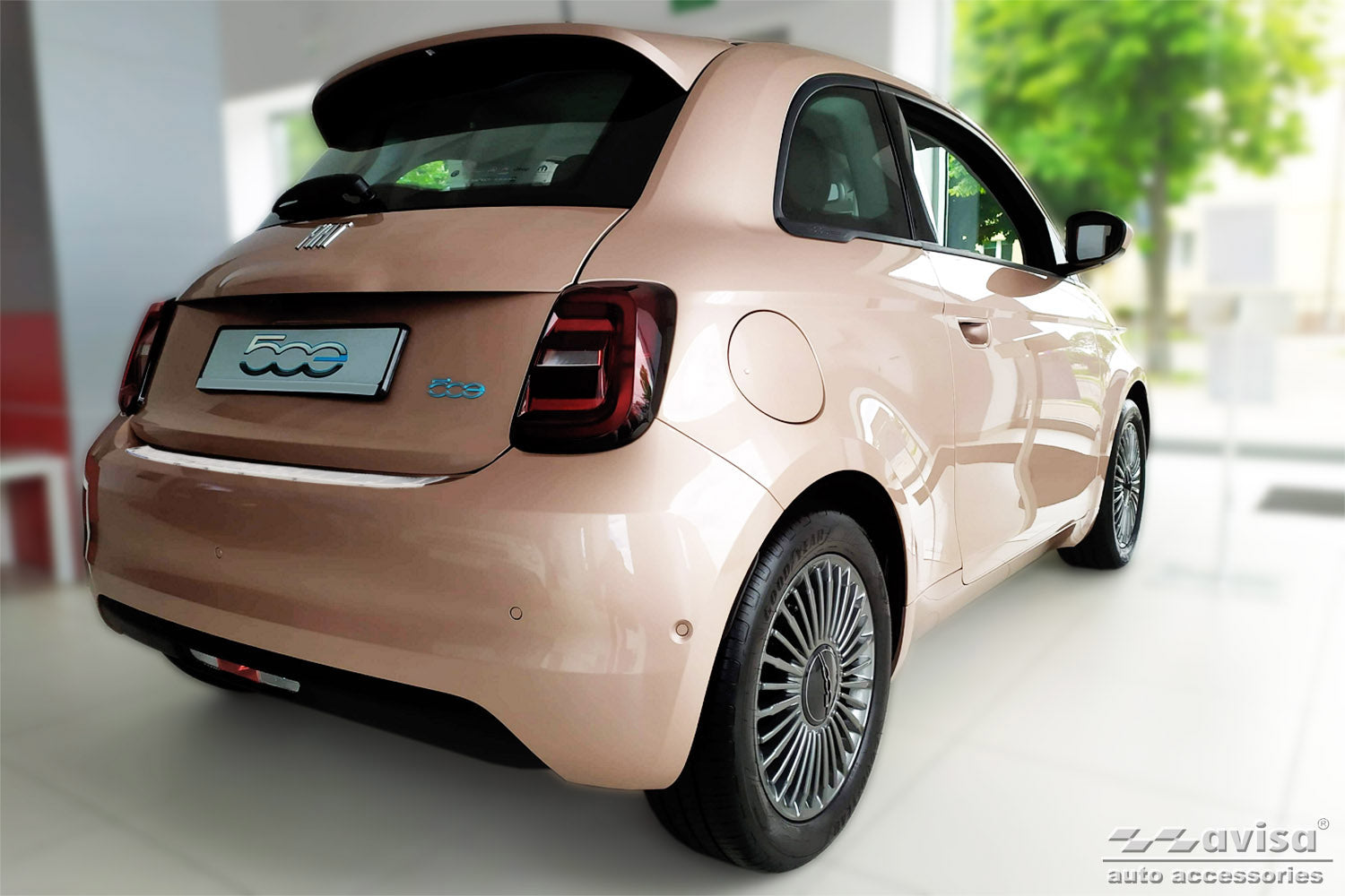 Lastskydd Fiat 500 e II halvkombi 3-dörrars 2020+/ Fiat e II cabrio 2020+/ Fiat 500 II 3+1 Electric – Silver satin – detaljbild 2