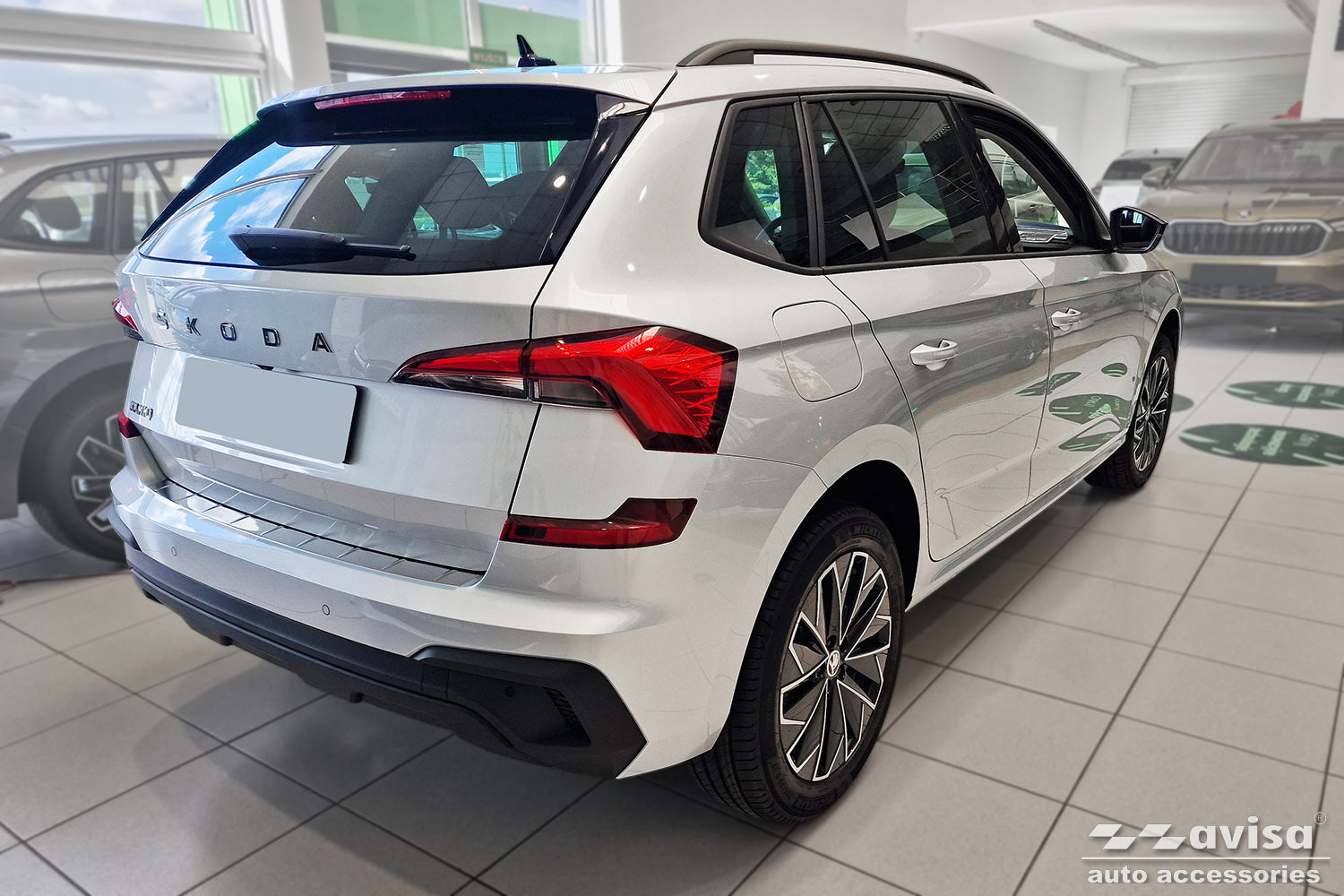 Tröskelskydd Lines Skoda Kamiq crossover 2019–2024, facelift 2024+ – Silver satin – detaljbild 3