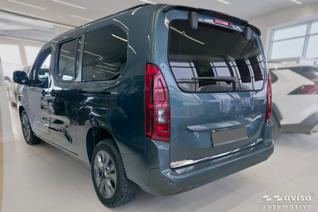 Bakluckelist Toyota Proace City Verso 2019–2024, facelift 2024+ – Spegelpolerat silver – detaljbild 2
