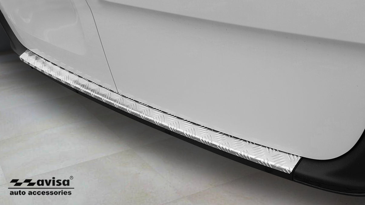 Lastskydd Mercedes Sprinter III 2018+ – Silver satin (2/35439) – detaljbild 2