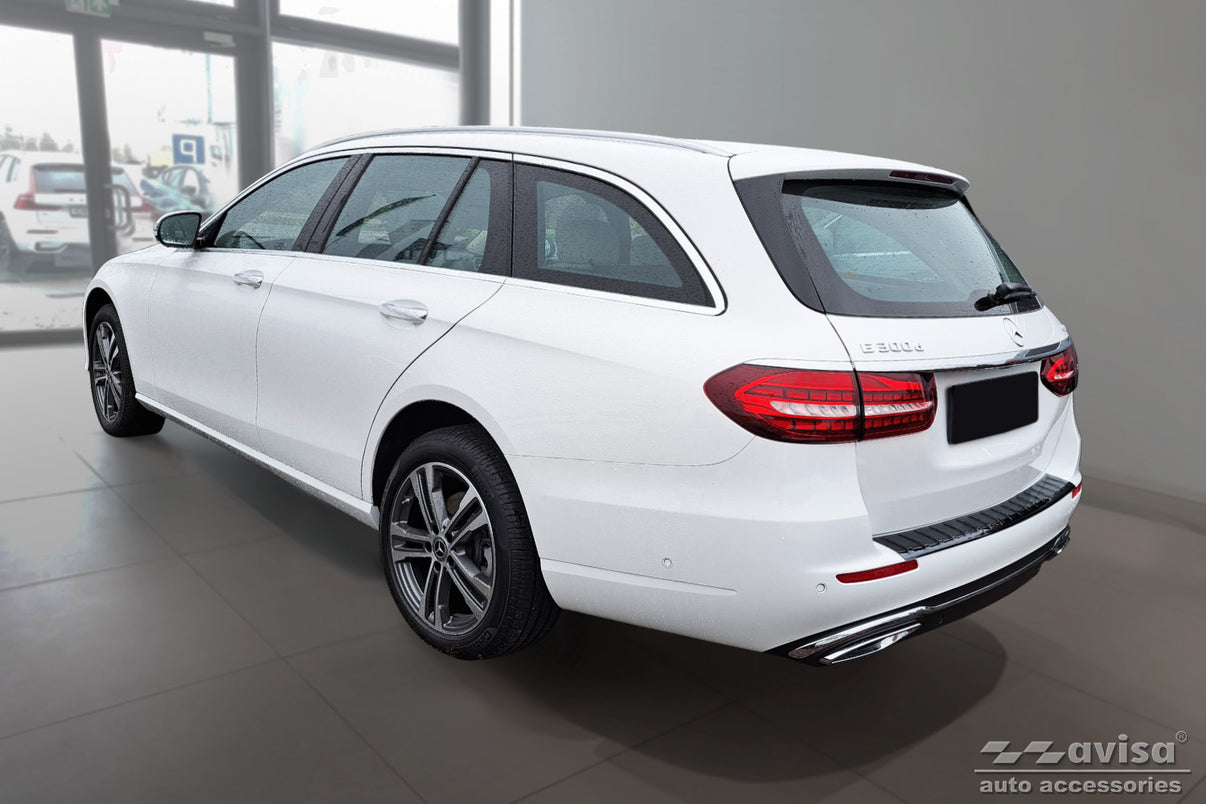 Lastskydd Mercedes E Class W213 Kombi 2016+ / Mercedes E53 S213 AMG 2018+ – Spegelblank svart – detaljbild 2