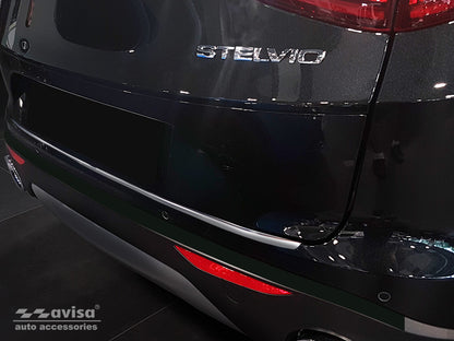 Lastskydd Alfa Romeo Stelvio 2016–2020, facelift 2020+ – Silver satin – detaljbild 2