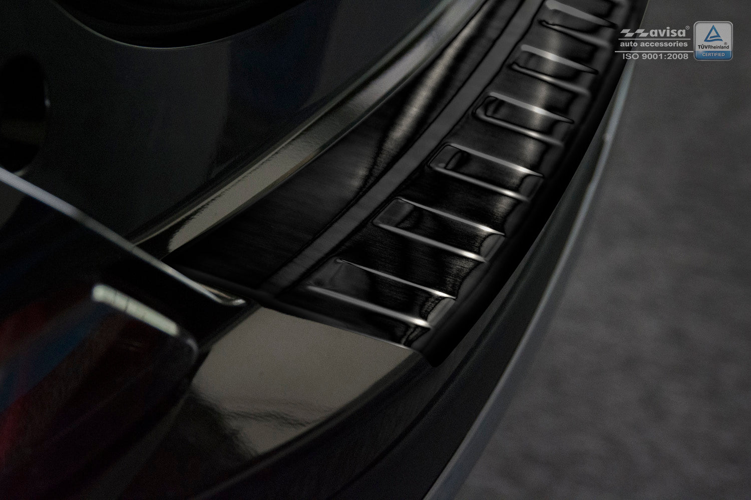 Lastskydd Toyota RAV4 IV facelift 02.2016–2018 – Svart – detaljbild 2