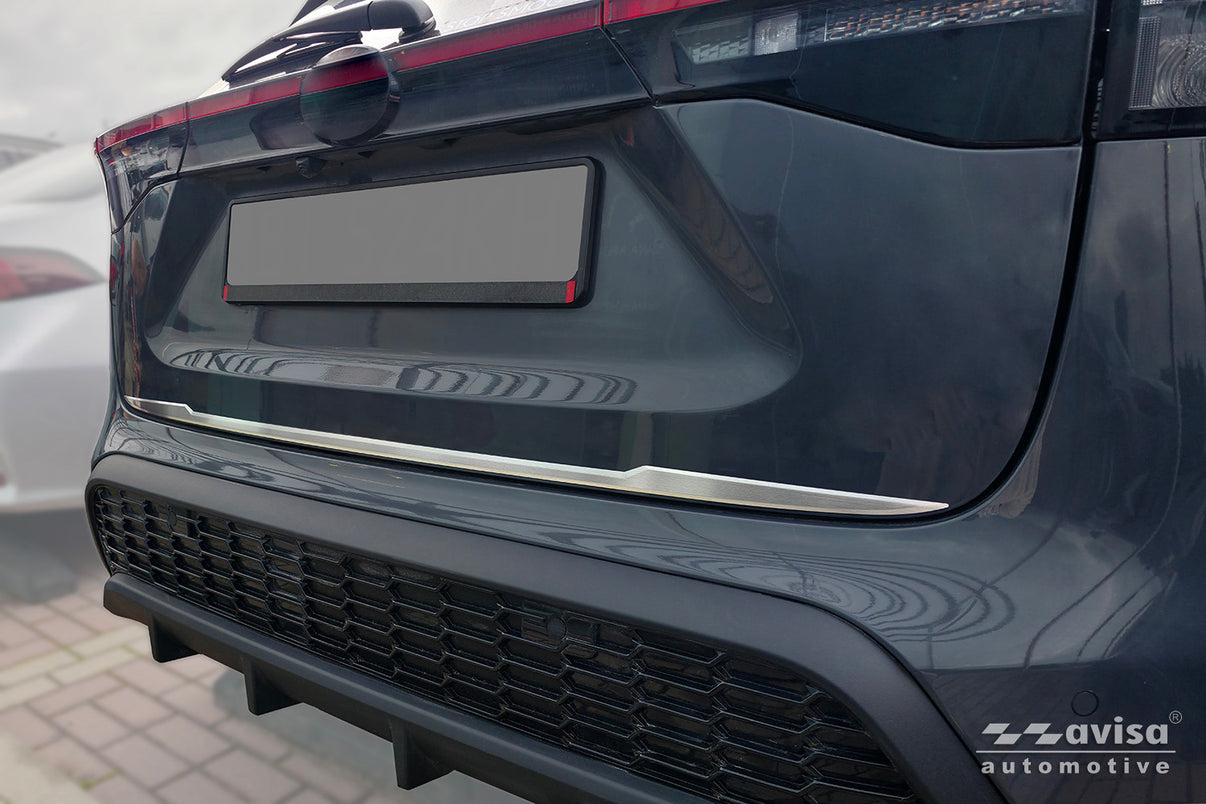 Bakluckelist Toyota Yaris Cross 2021+ – Silver satin – detaljbild 3