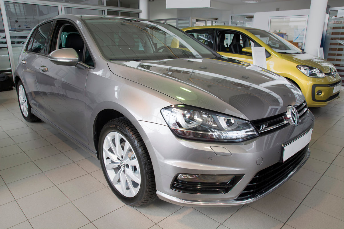 Tröskelskydd Special Edition Volkswagen Golf VII halvkombi/ variant 2012–2017, facelift 2017–2019 – Silver satin – detaljbild 2