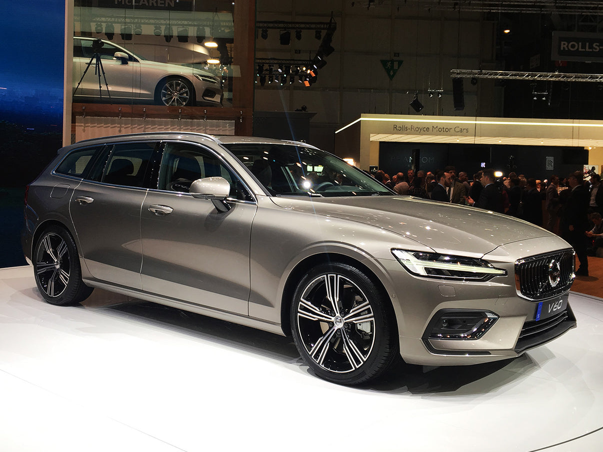 Lastskydd Volvo V60 II Kombi 2018+ m.fl. – Silver satin – detaljbild 3