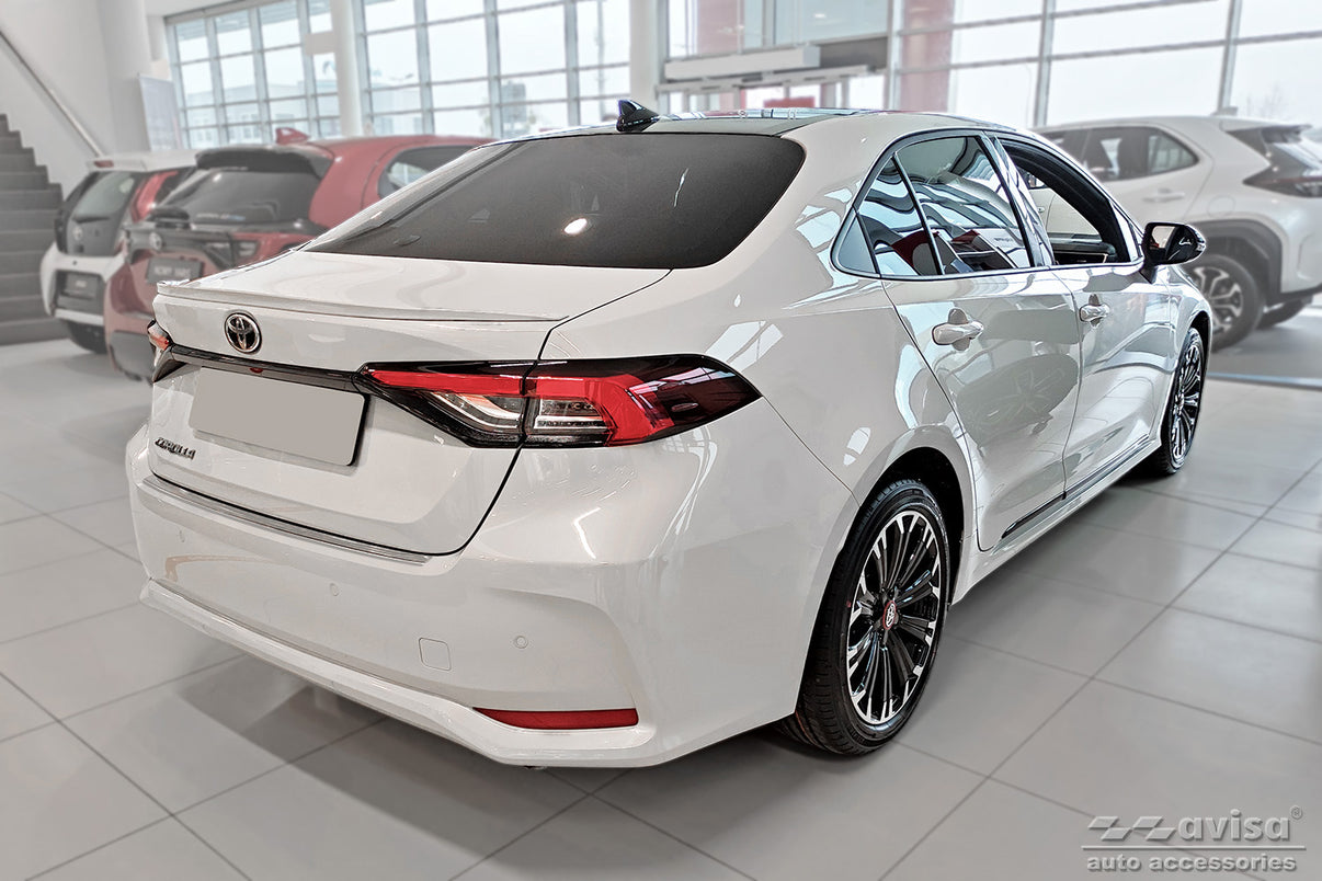 Lastskydd Toyota Corolla XII Sedan 2018+ / Toyota Corolla XII GR Sport sedan 2019+ – Silver satin – detaljbild 2