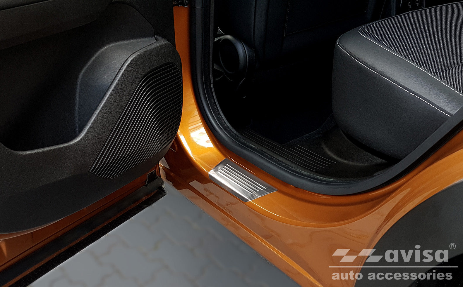 Tröskelskydd Lines Mitsubishi Asx II ( Rjb ) 2023+ / Renault Captur II crossover 2019+ / Renault Captur II E-Tech 2020+ – Silver satin – detaljbild 2