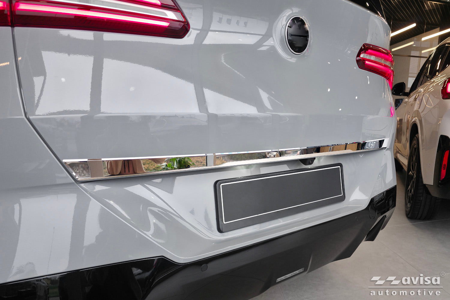 Bakluckelist BMW X3 (G45) 2024+ – Spegelpolerat silver – detaljbild 3