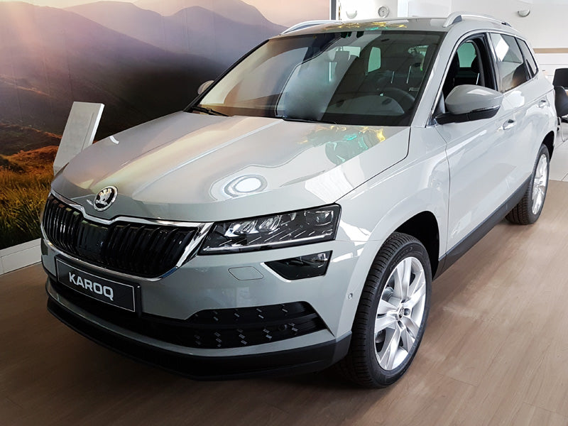 Lastskydd Skoda Karoq crossover/ Sportline 2017–2022 / Skoda Karoq Clever 2020–2022 – Spegelblank svart – detaljbild 3