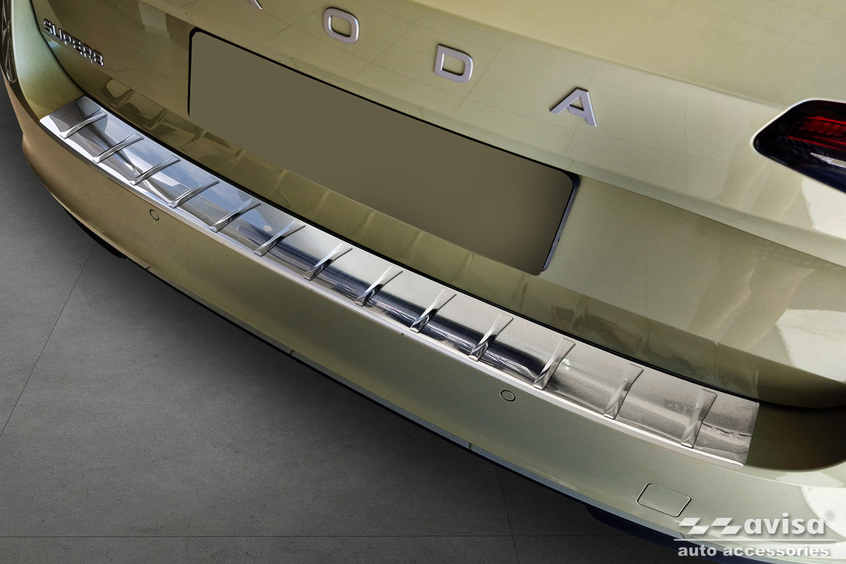 Lastskydd Skoda Superb IV Kombi 2024+ – Silver satin – detaljbild 3