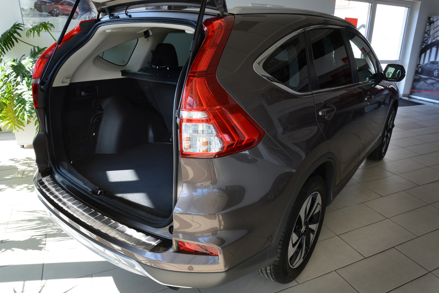 Lastskydd Honda Cr-V IV facelift 2015–2018 – Silver satin – detaljbild 3