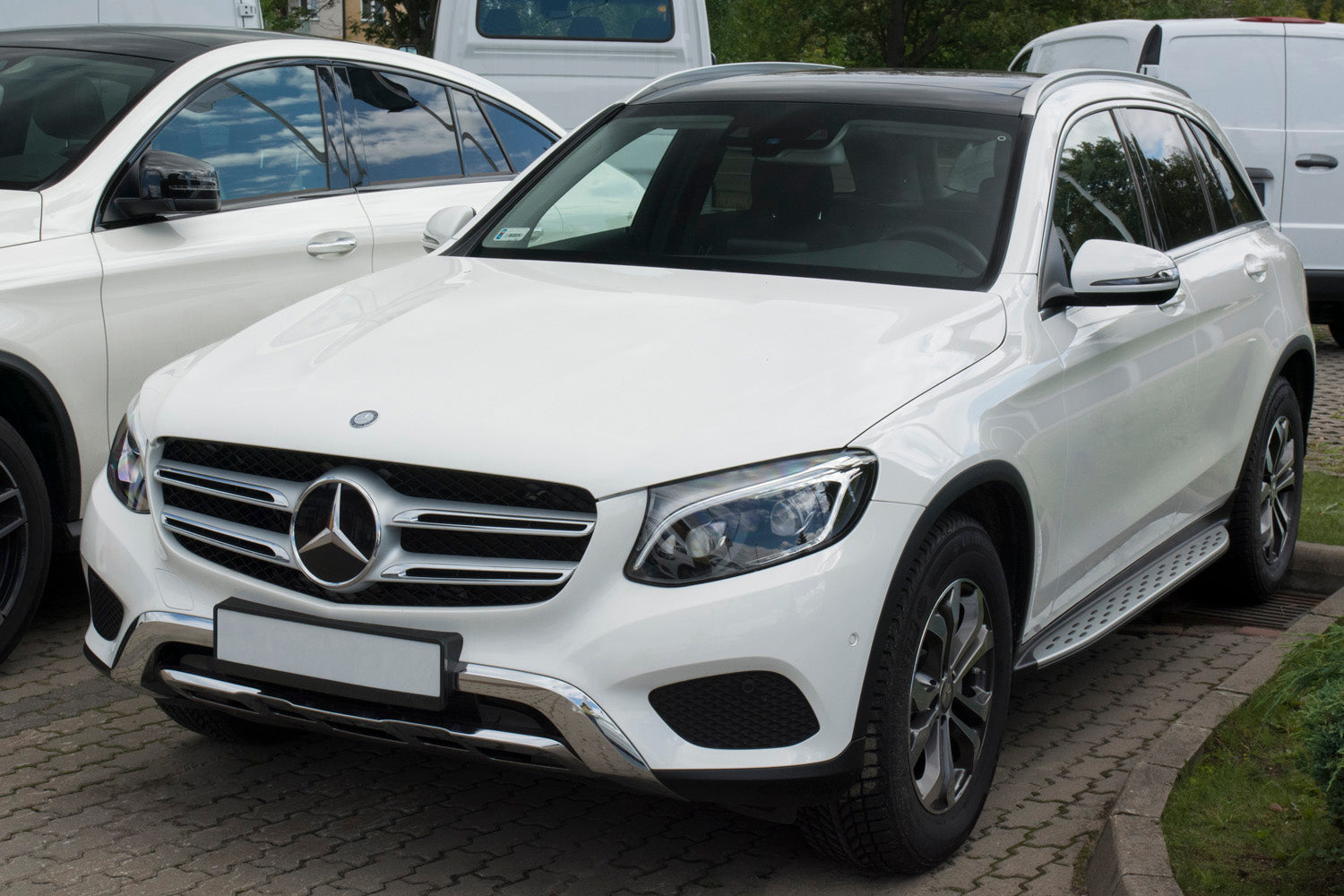 Lastskydd Mercedes Glc (X253) 5-dörrars/ Hybrid 2015–2019, facelift 2019–2022 – Spegelblank svart – detaljbild 3
