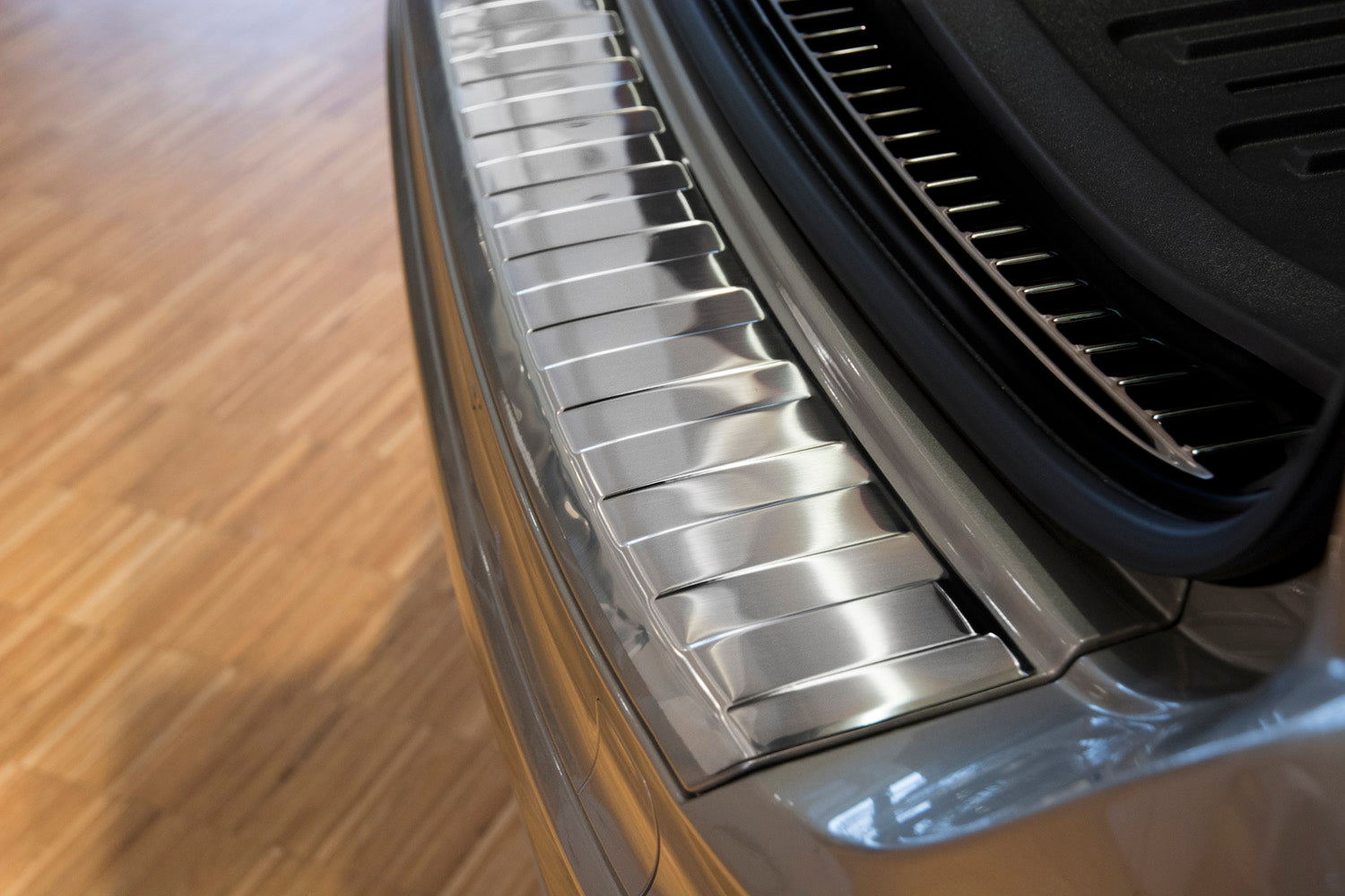 Lastskydd Volvo XC60 2013–2017 – Silver satin