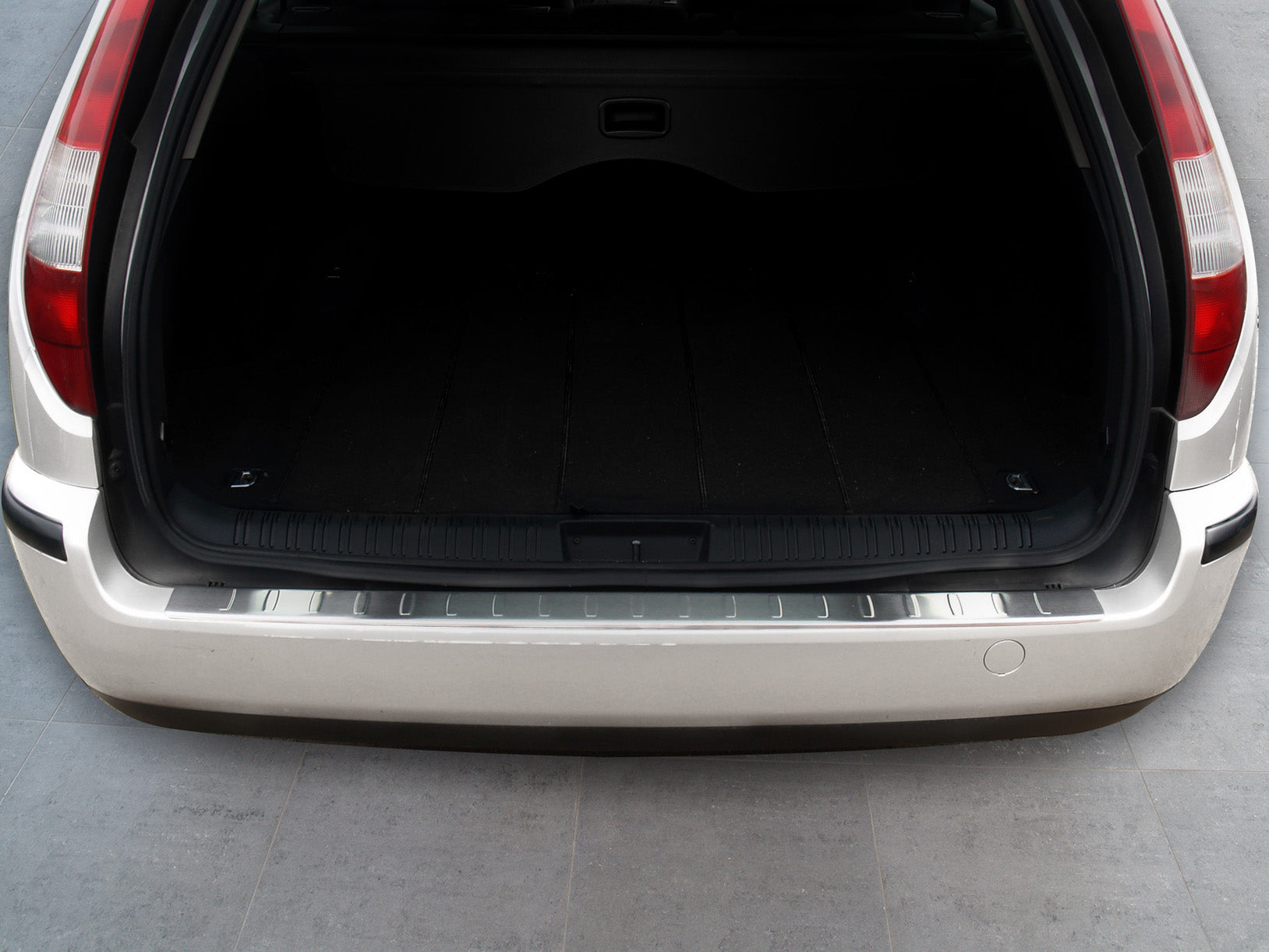 Lastskydd Ford Mondeo III MK3 Kombi 2000–2007 – Silver satin – detaljbild 2