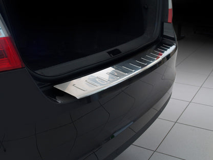 Lastskydd Skoda Octavia III liftback 2013–2016, facelift 2016–2019 – Silver satin – detaljbild 3