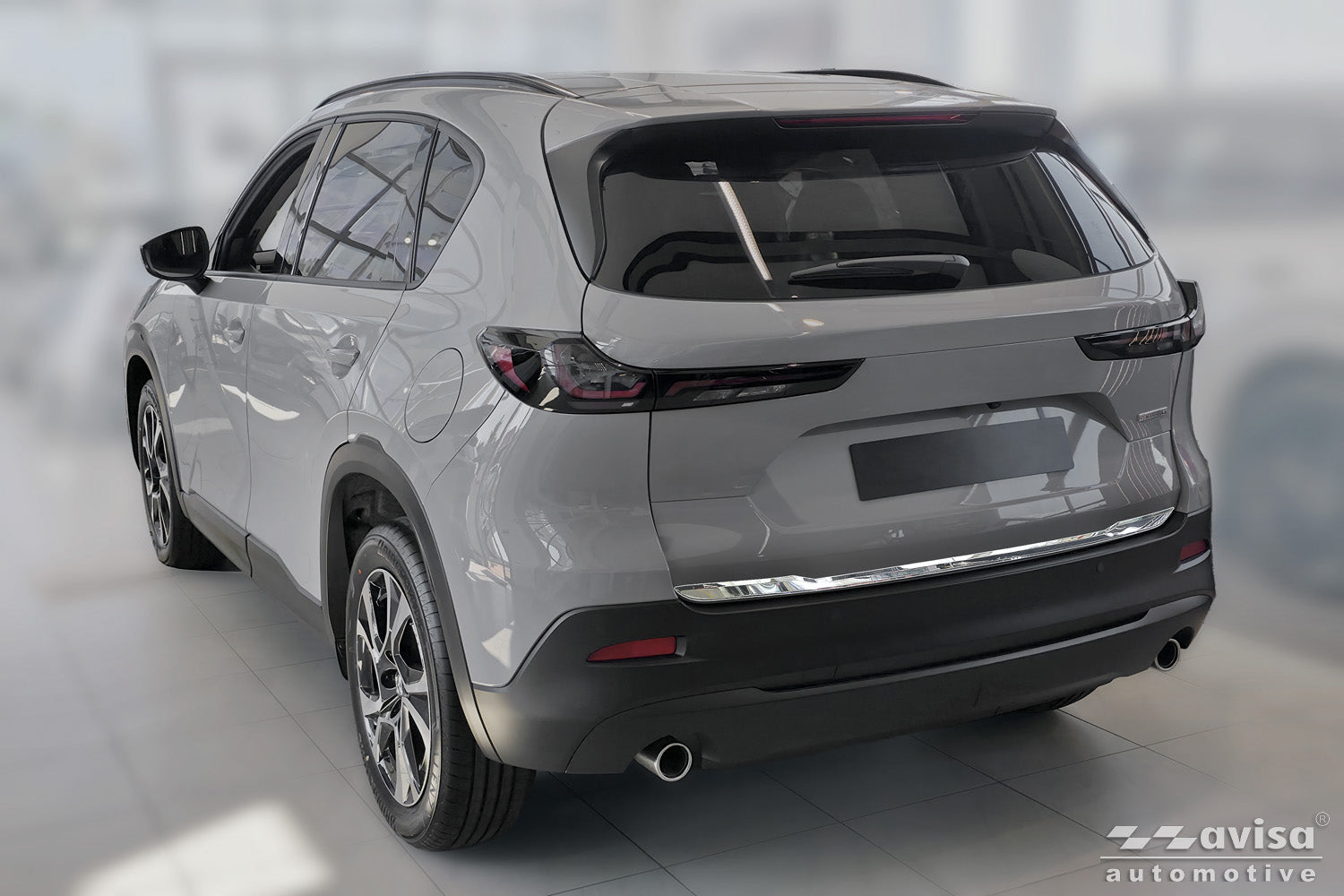 Bakluckelist Mazda CX-5 III 2025+ – Spegelpolerat silver – detaljbild 2