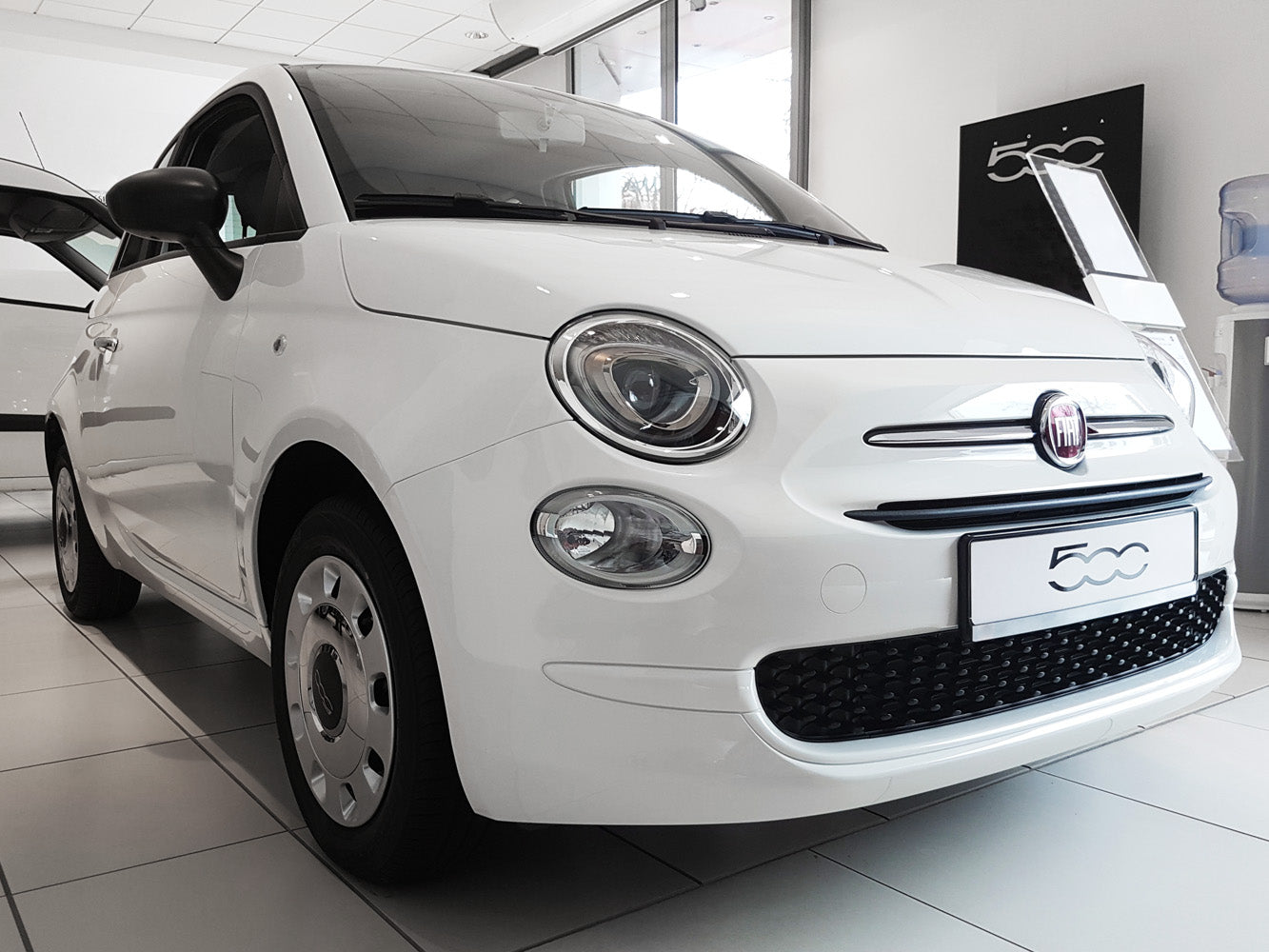 Lastskydd Abarth 500 halvkombi 3-dörrars facelift 2015+ m.fl. – Silver satin – detaljbild 3