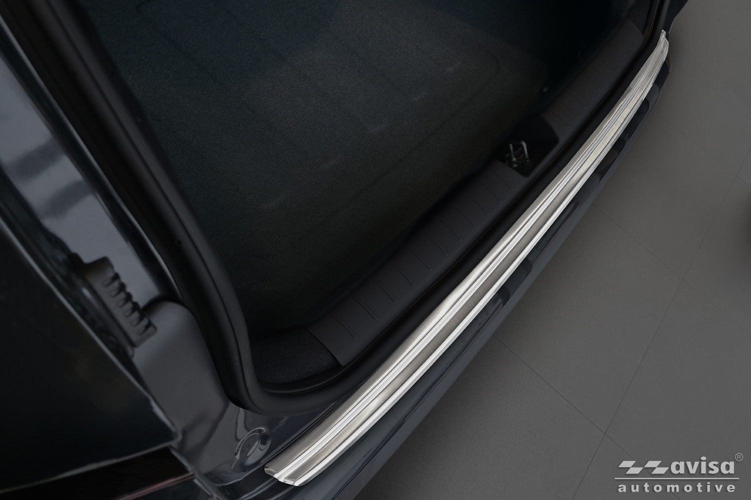 Lastskydd Kia K4 2025+ – Silver satin – detaljbild 3