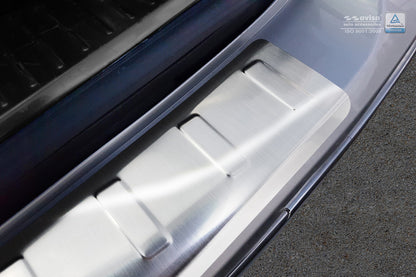 Lastskydd Mercedes C Class W204 Kombi 2011–2014 – Silver satin – detaljbild 2
