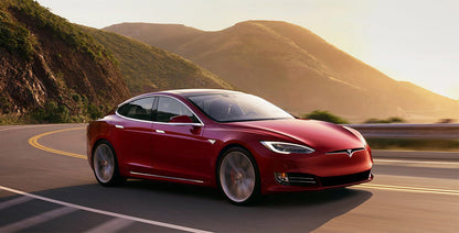 Lastskydd Tesla modell S liftback 2012–2016, facelift 2016+ – Spegelblank steel,Svart Kolfiber – detaljbild 3