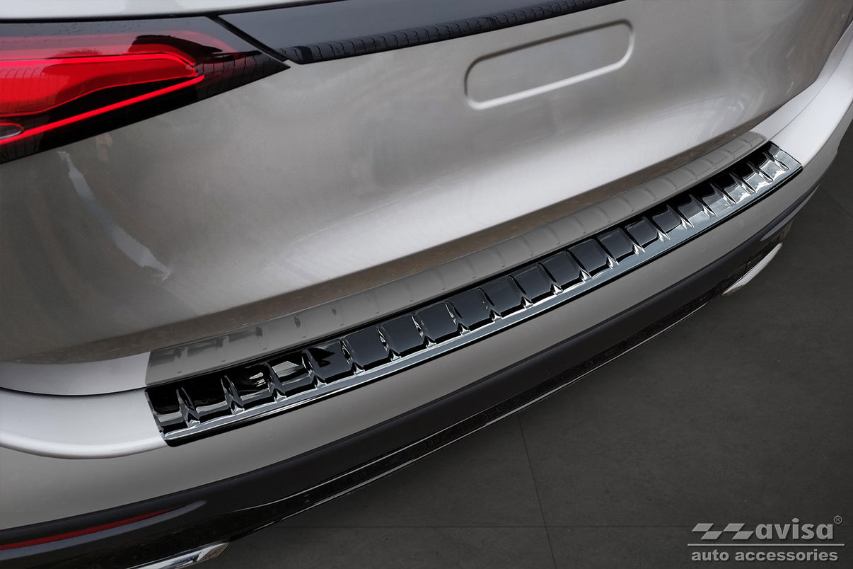Lastskydd Mercedes Glc II (X254) 2022+/ AMG – Spegelblank svart – detaljbild 3