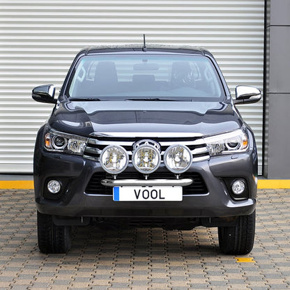 Extraljusfäste Toyota Hilux 2016 – 2018 – närbild detaljer | LUXTAR