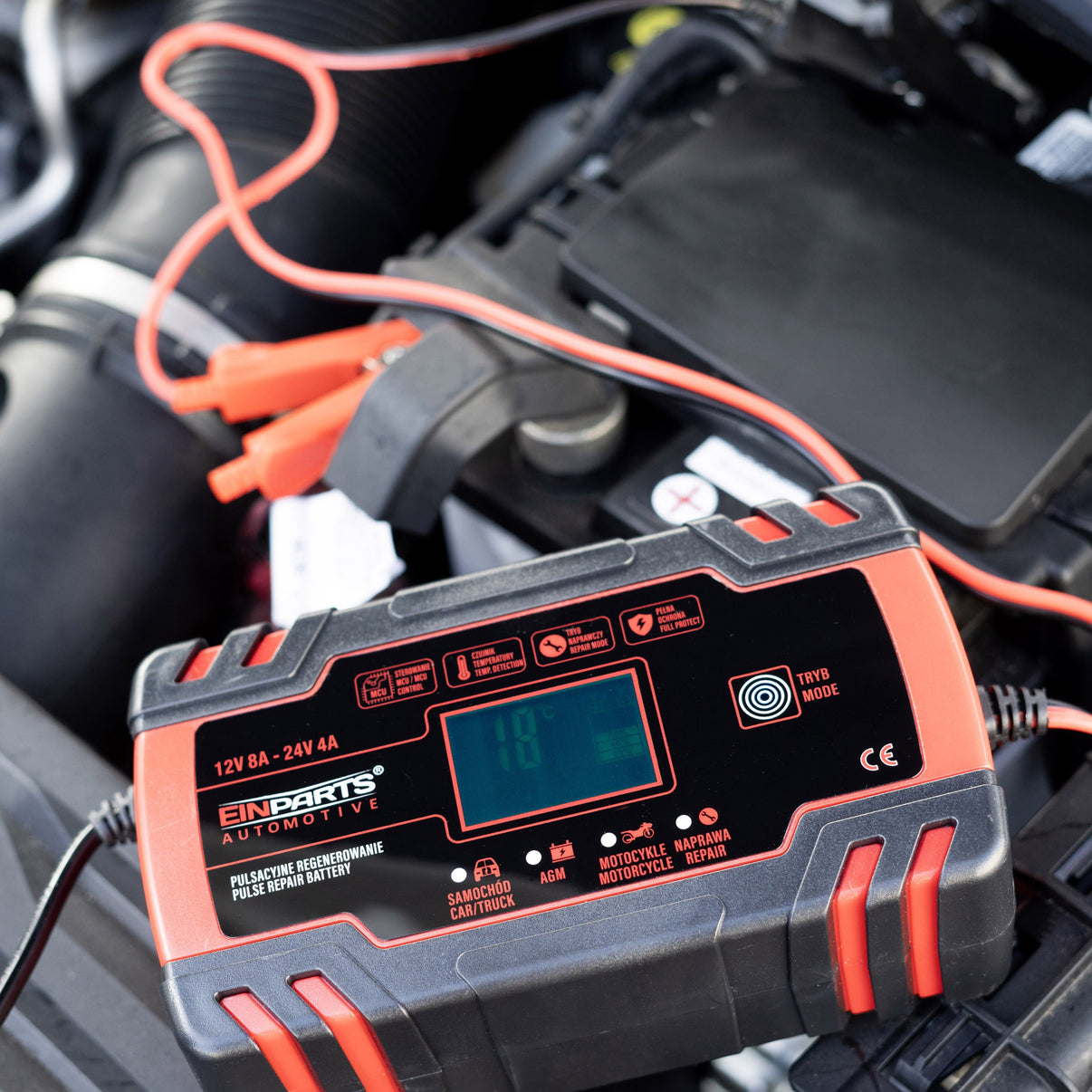 Billaddare – 24 V, 12 V, 230 V AC – 17x10x5,5 cm – Approximately 115 cm