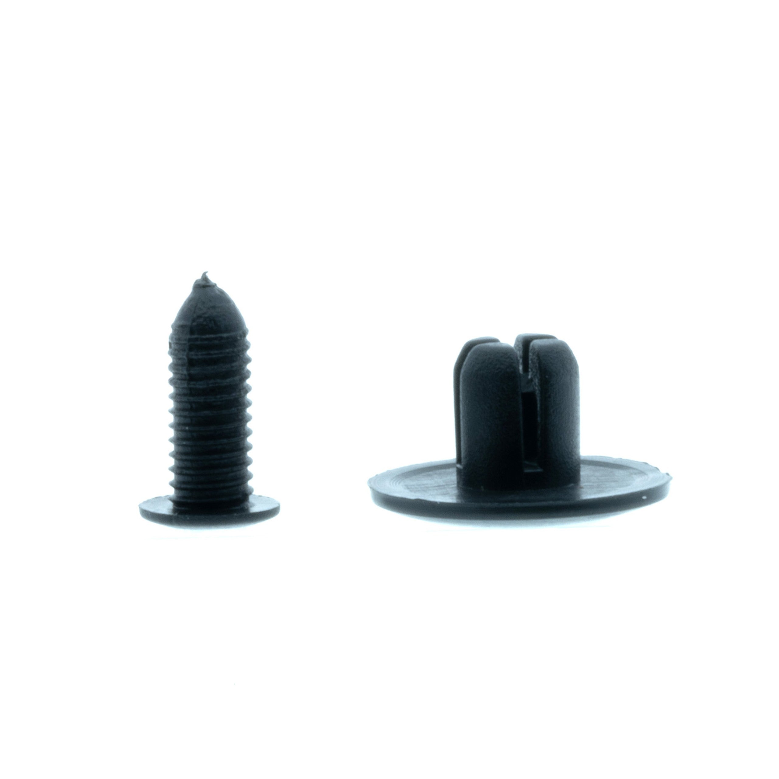 Fästclips Mazda 323/Xedos-6 m.fl. – A 20,2 B 8,2 C 9,7 d 2,6 H 9,7 hål ø 8