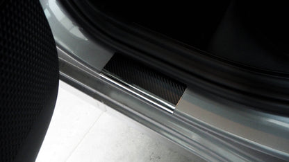 Tröskelskydd Hyundai Elantra VII 2021+ – kolfiber-look