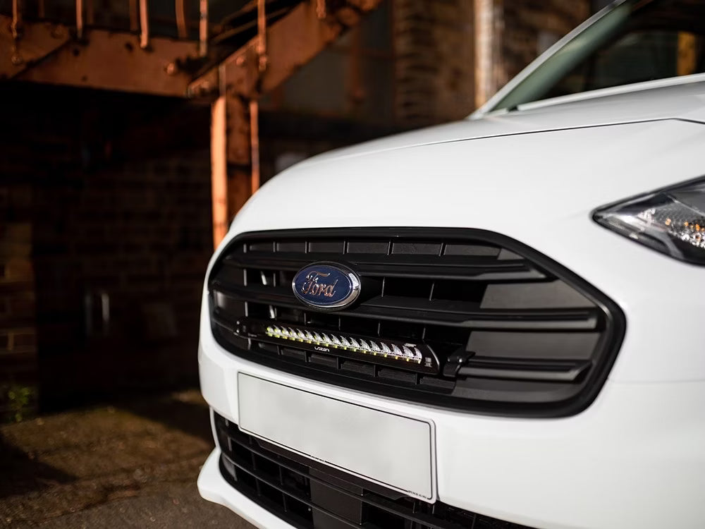 Grillkit extraljus Linear 18 Elite – Ford Transit Connect 2018–2023 – produktbild