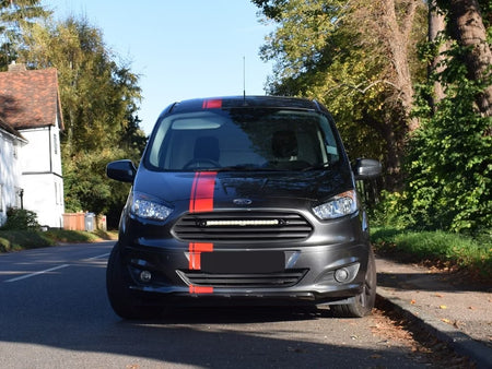 Grillkit extraljus Linear 18 – Ford Transit Courier 2014 – produktbild