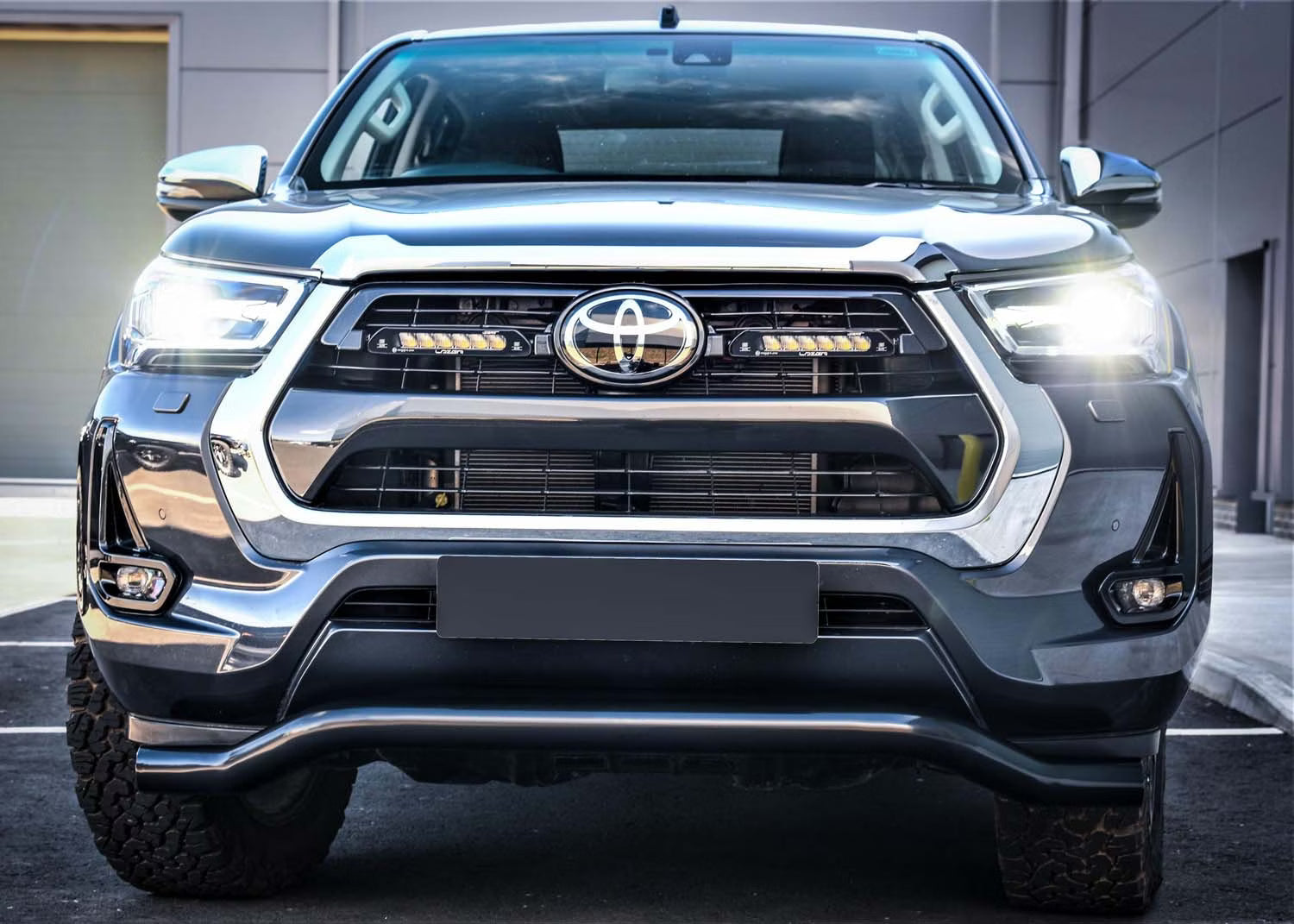 Grillkit extraljus Linear 6 Elite – Toyota Hilux Legend / Hero 2021 – produktbild