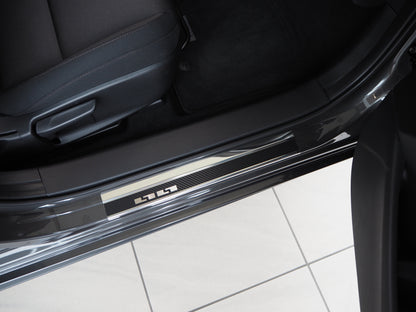 Tröskelskydd Mazda 3 IV 2019+ – kolfiber-look Stål