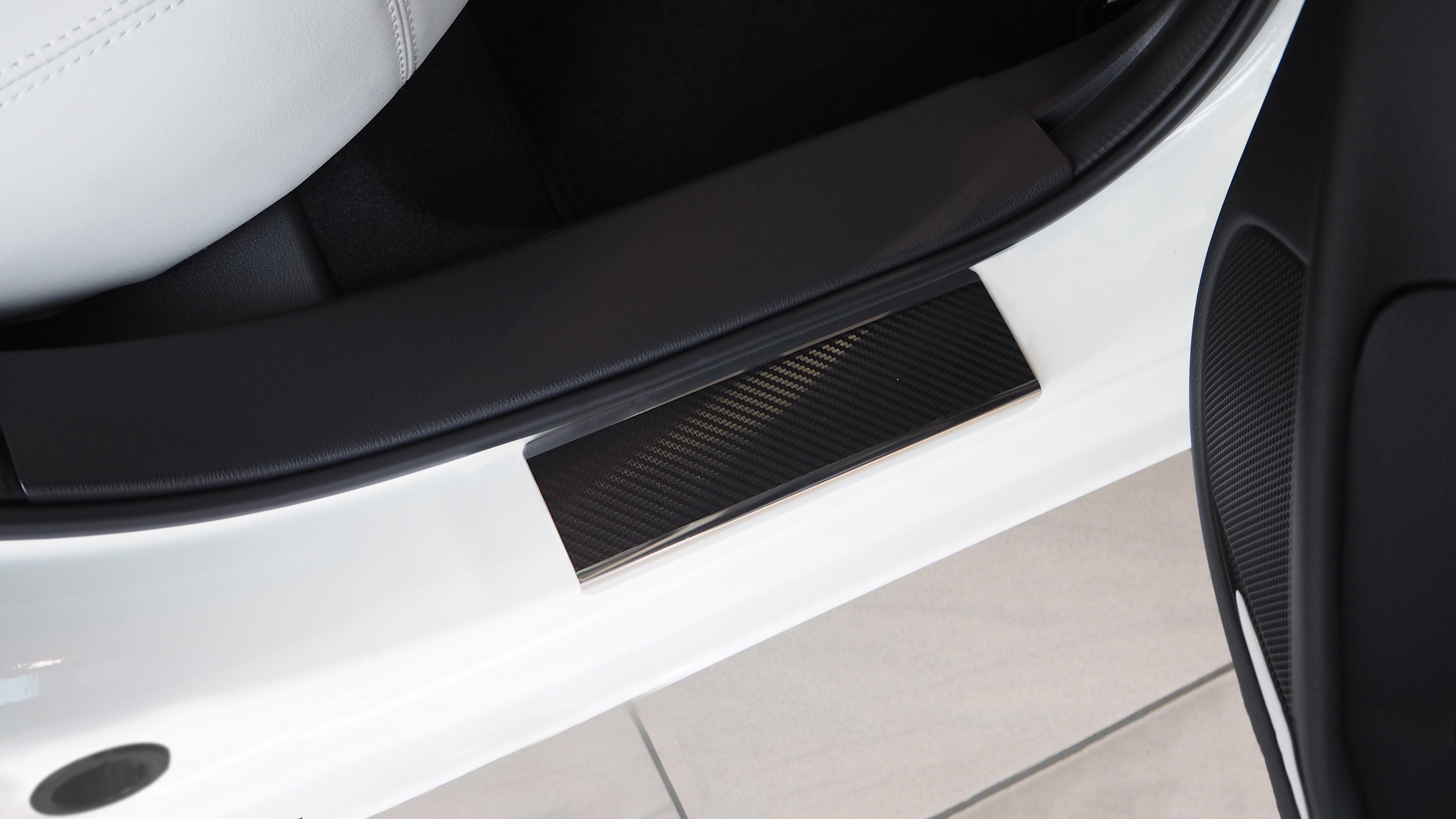 Tröskelskydd Mazda 6 III 2013–2024 – kolfiber-look Stål