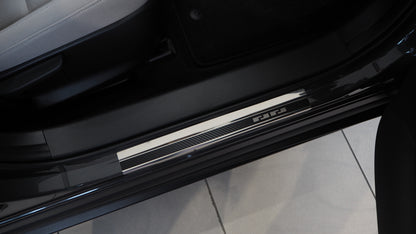 Tröskelskydd till Mazda CX-30 2019+ – Kolfiber-look