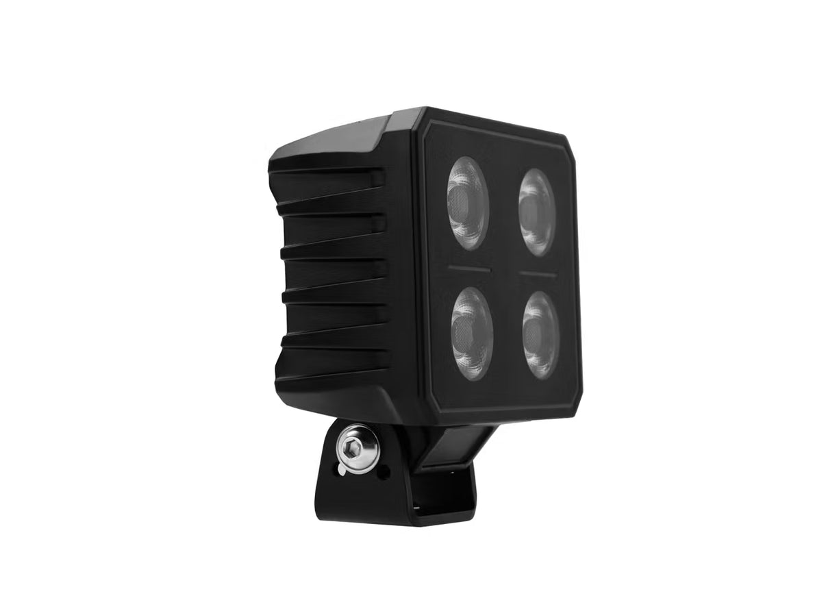 bild som visar användning av Arbetsljus 72W Worker Pro 4 – Razor Sweden – Razor Sweden