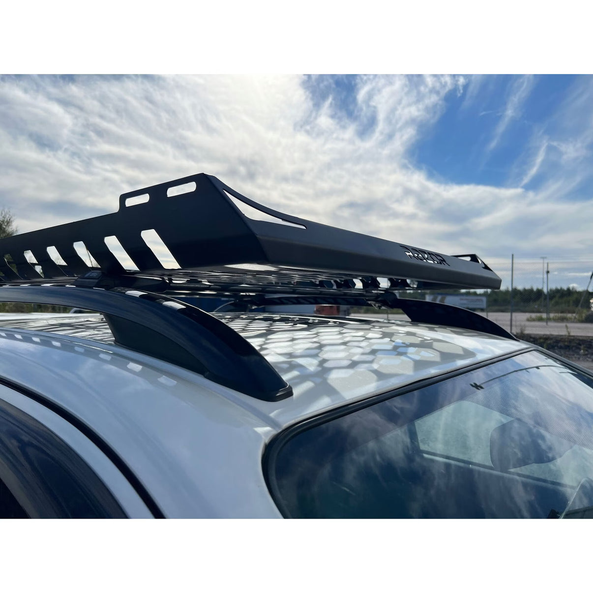 Takkorg Razor – Svartlackerad – För pickup & SUV – Fästen för LED-ramp – bild 7