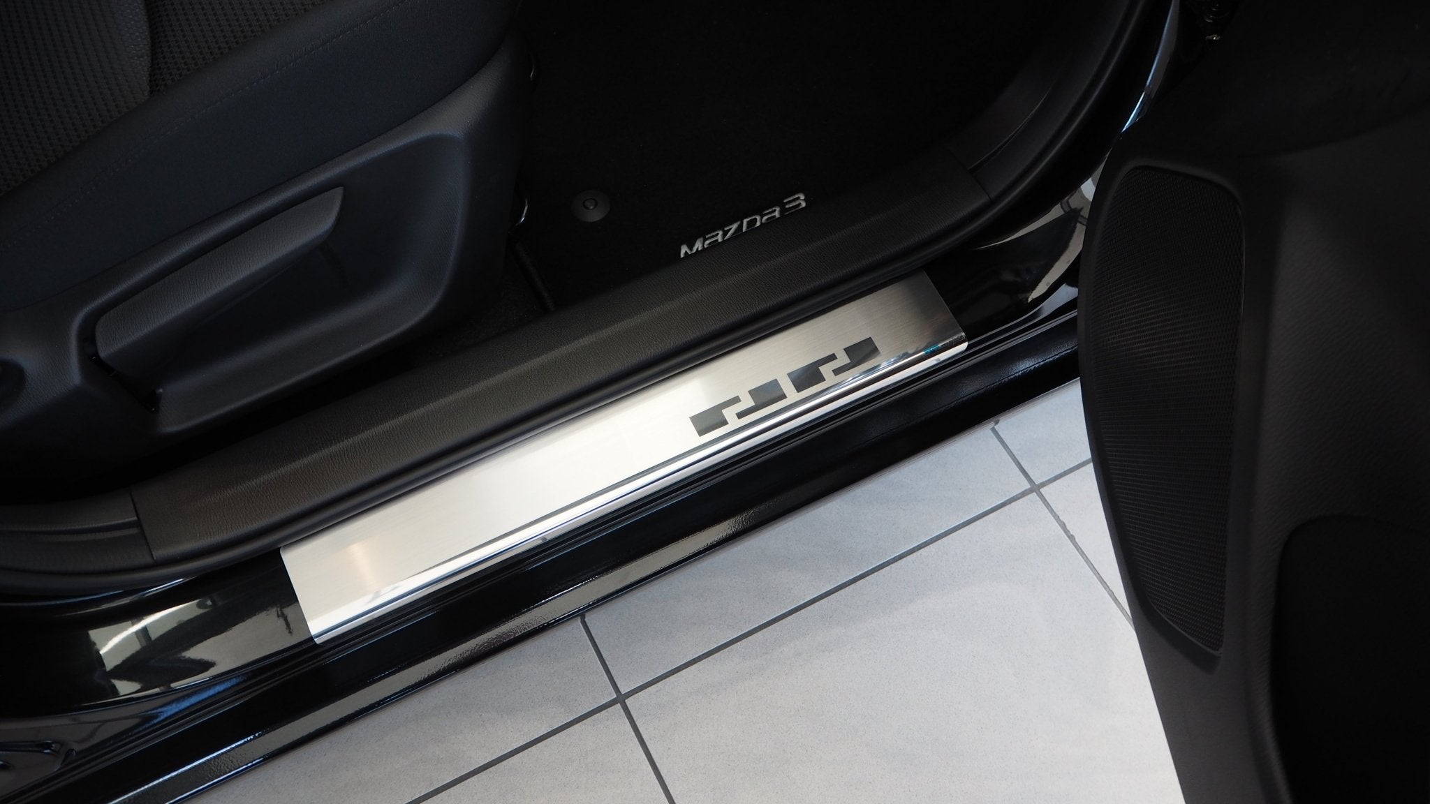 Tröskelskydd rostfritt stål Mazda 3 2013–2019 - Carlevel - 