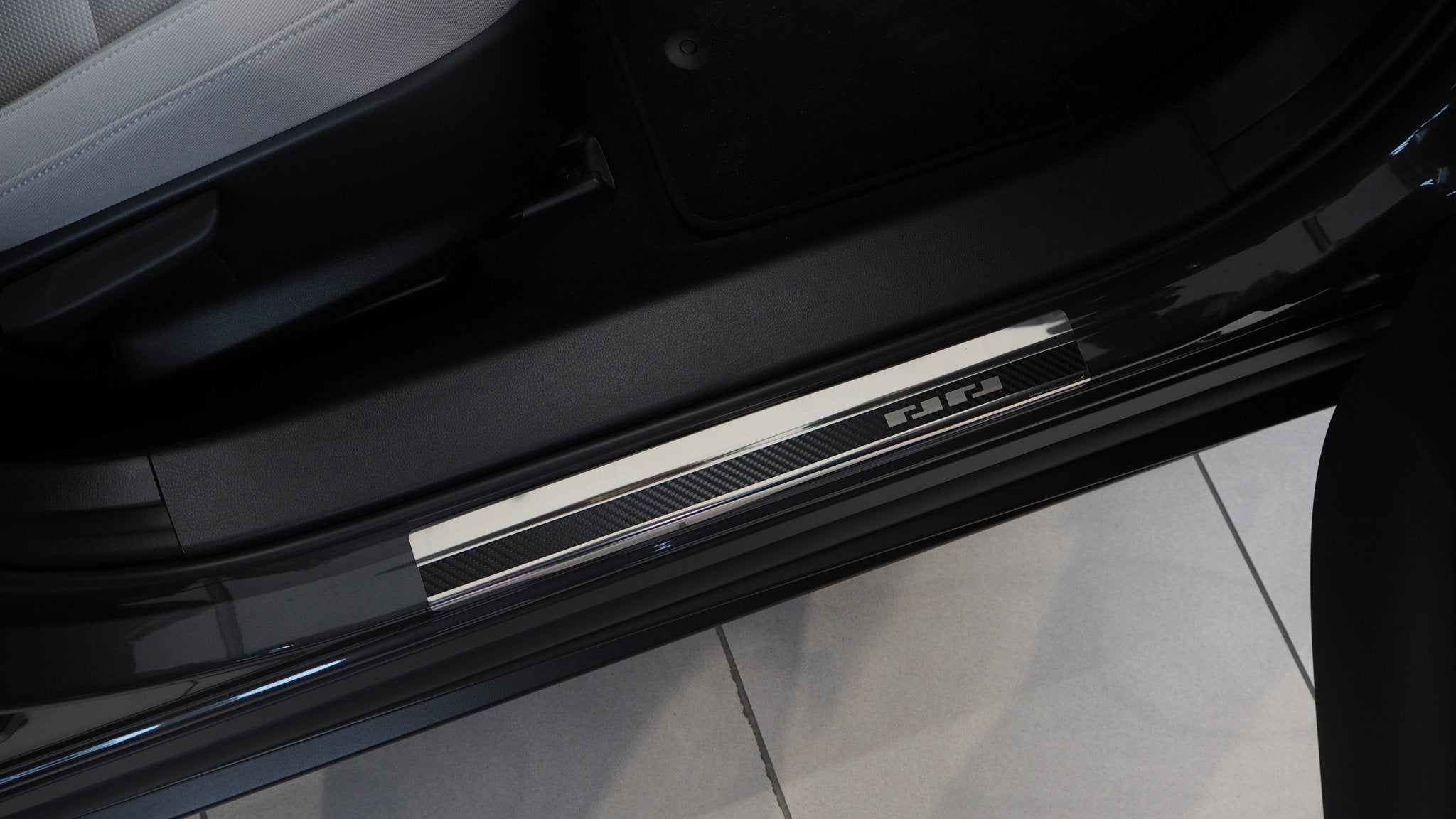 Tröskelskydd stål/kolfiber Mazda CX - 30 2019+ - Carlevel - 