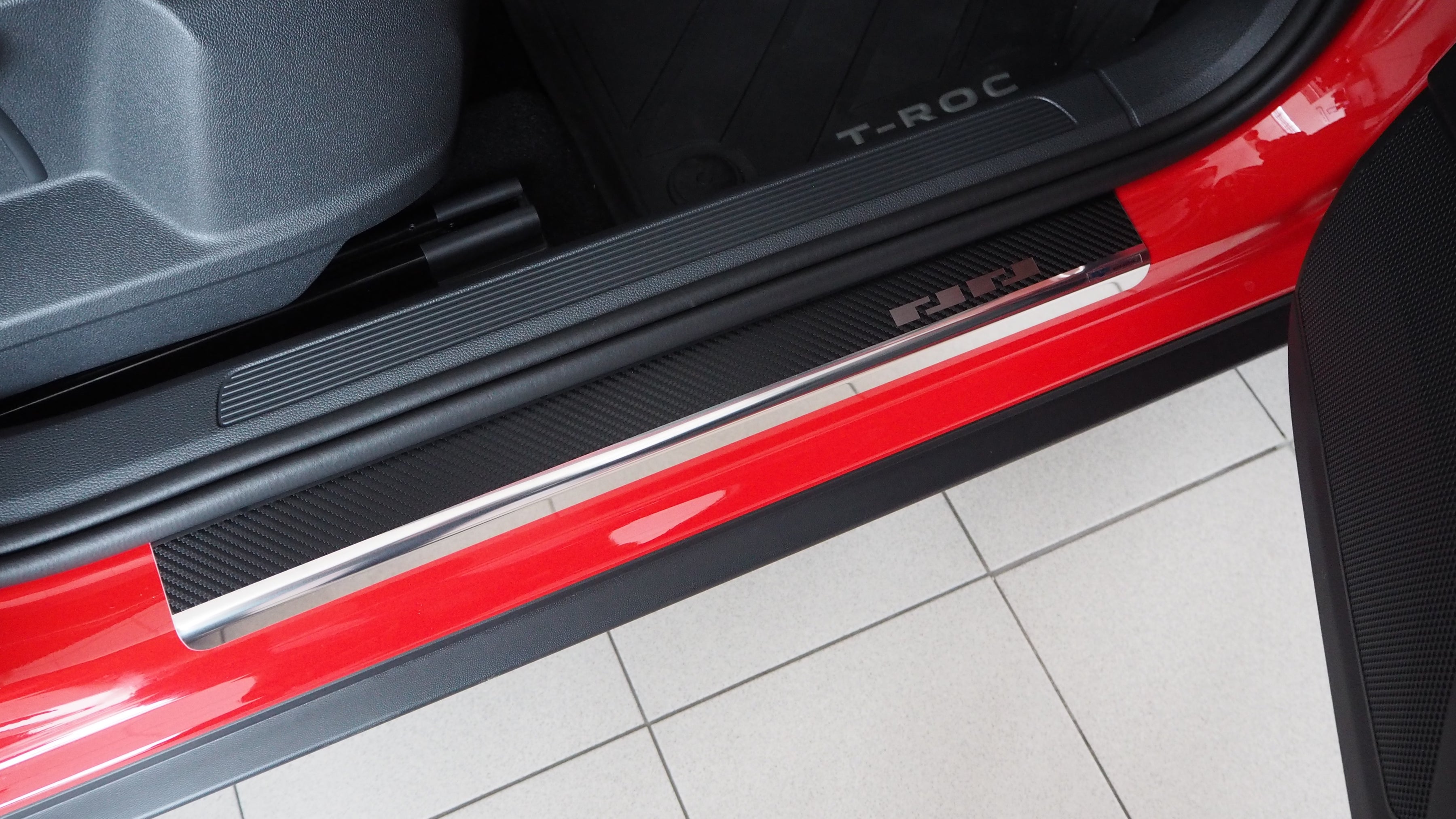 Tröskelskydd till Volkswagen T-Roc 2017–2021 – Kolfiber-look