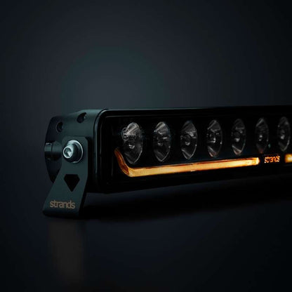 LED-ramp Strands Dark Knight Identity 20" 11000 lm – produktbild framifrån | Strands Lighting Division