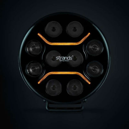 Extraljus Strands Lighting Division Dark Knight Intense 9″ vit/orange positionsljus – i användning
