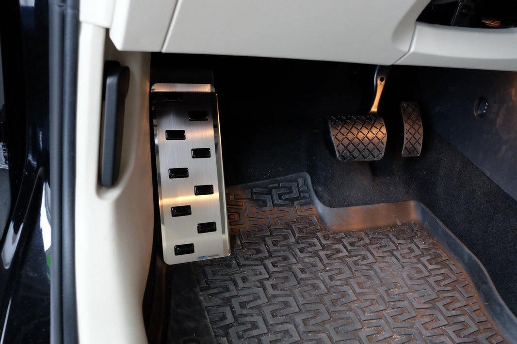 Fotstöd vänster stål/svart polyuretan Octavia III 2013–2020 - Carlevel - 