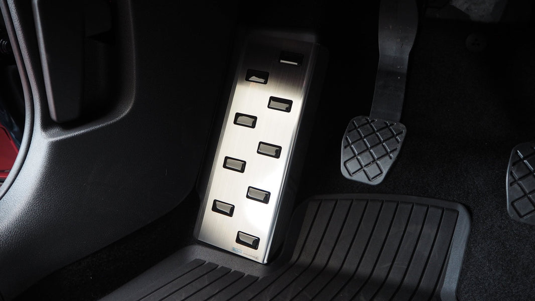 Fotstöd vänster stål/svart polyuretan Octavia IV 2020+ - Carlevel - 